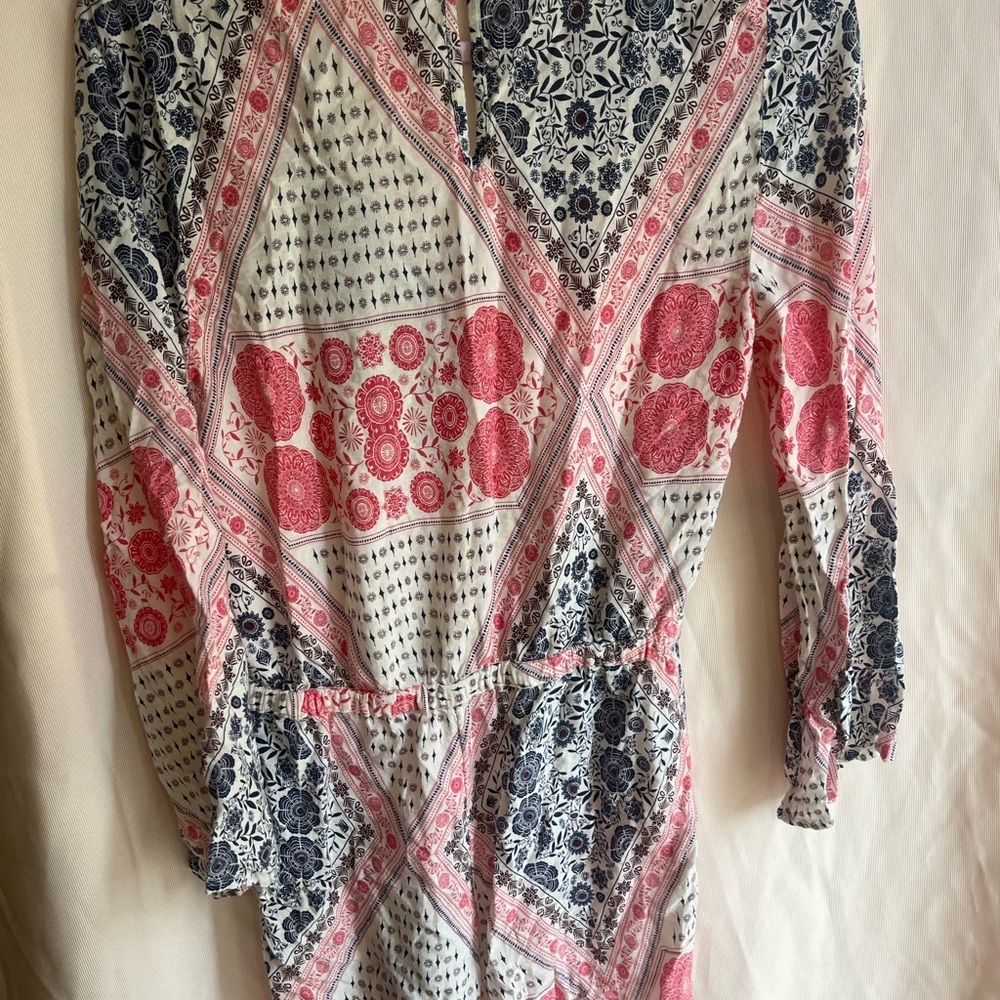 Roxy Patterned Short Romper Size Small - image 4
